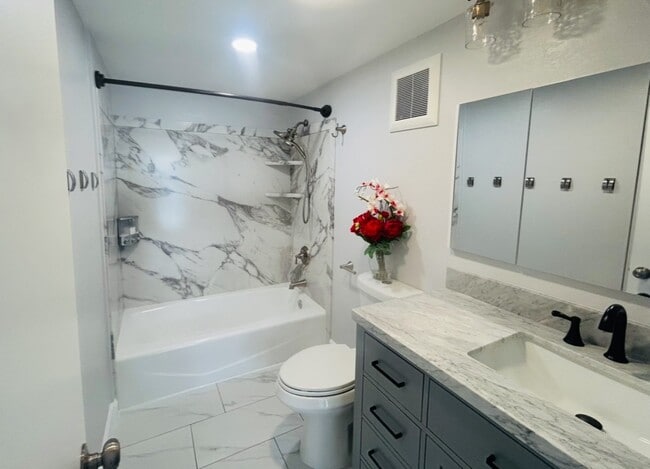 Photo - 1631 E Cypress St Unit D