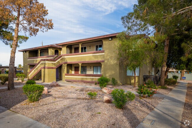 Photo - Pacific Palms Apartments