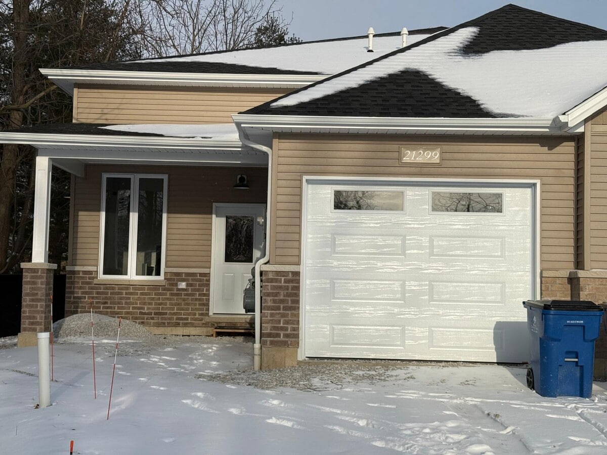 Photo - 21299 Harbour Rd