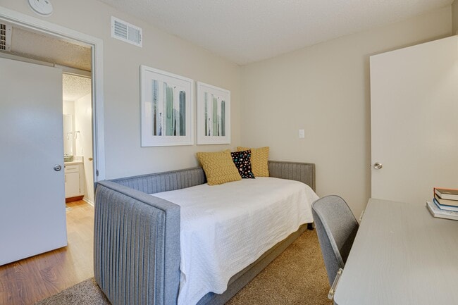 Indian Creek Apartments