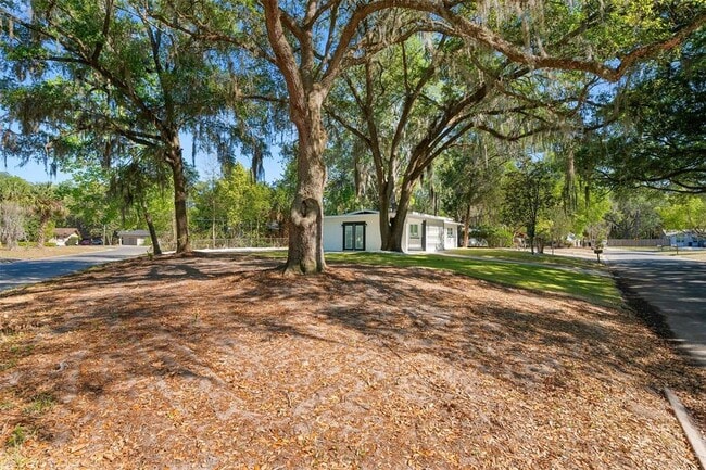 Photo - 1919 NE 17th Dr