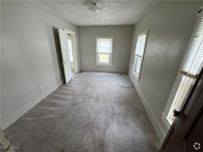 Building Photo - 469 Park Ave Rental