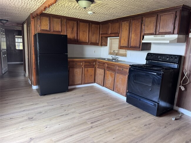 Photo - 16917 W Lynbrook