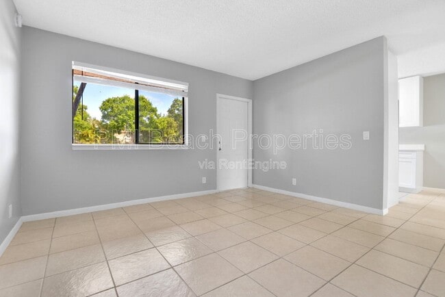 Building Photo - 400 Nottingham Cir Unit Apartment D