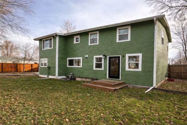 Photo - 334 W Willox Ln