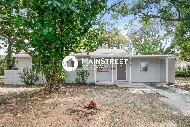 Building Photo - 3 Bedroom Pet-Friendly Home in St Petersburg, FL with Main Street Renewal