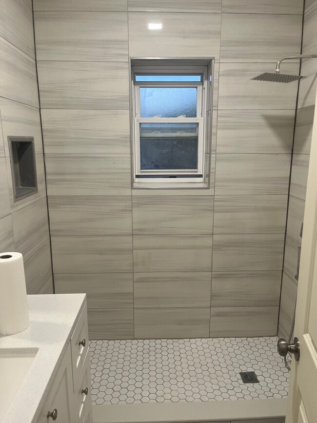 Photo - 535 Van Cortlandt Park Ave Unit 2nd Floor-3 Bedroom