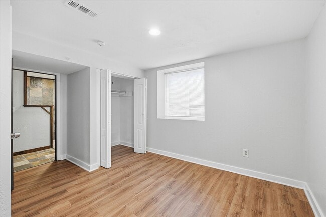 Photo - 4517 E 112 St