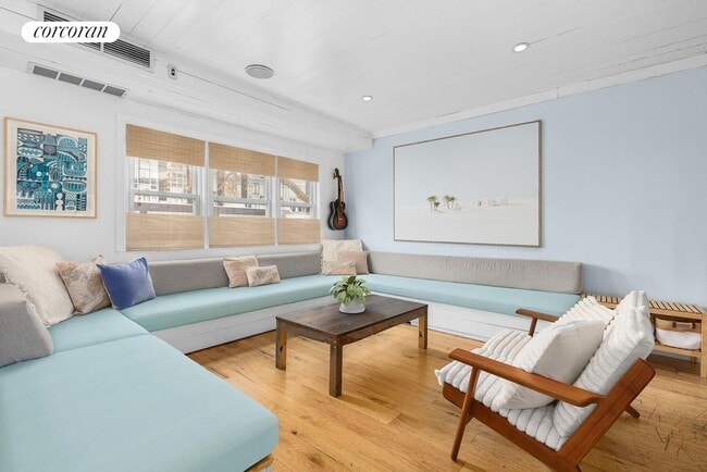 Photo - 589 Union Ave