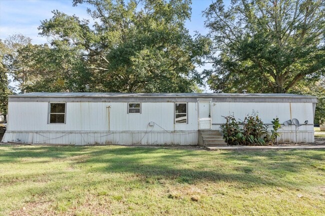Photo - Beautifully Updated 3BR/2BA Trailer in Mus...