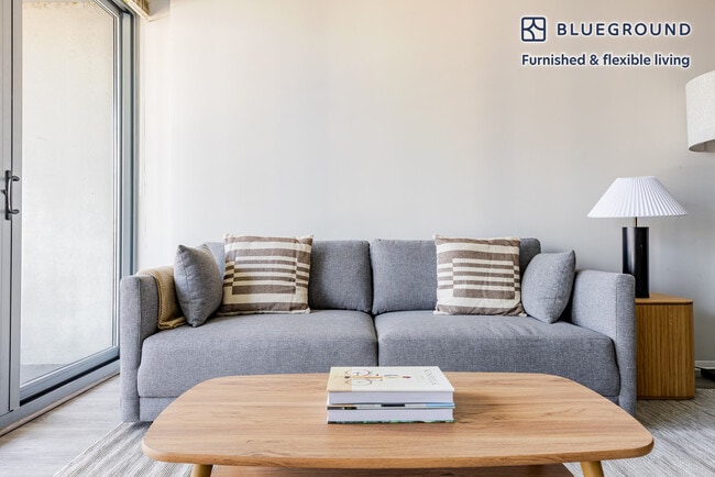 Photo - 180 N Jefferson St Unit FL20-ID1215