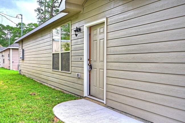 Photo - 12091 Canal St