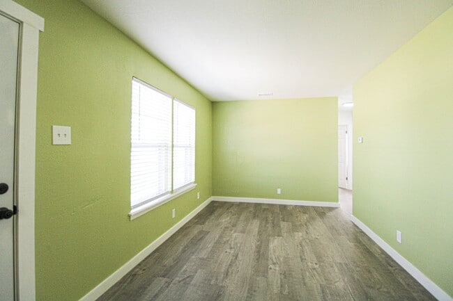 Photo - 2950 Lasses Blvd