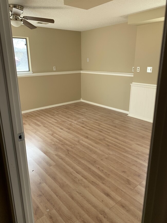 Photo - 409 S Mt Carmel St