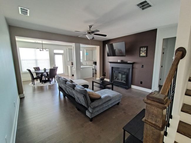 Photo - 215 N Auburn Landing Pl