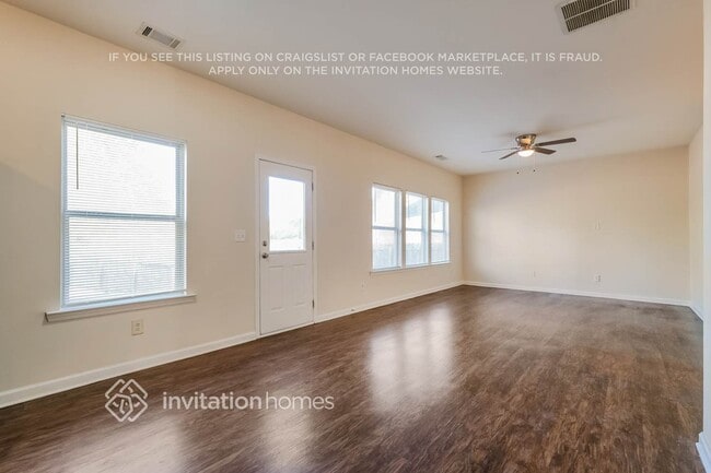 Photo - 440 Village Broad St