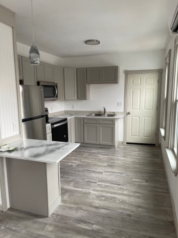 Photo - 1719 Broadway