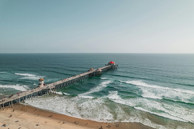 Waterfront Lifestyle in Huntington Beach | Elan Apartments