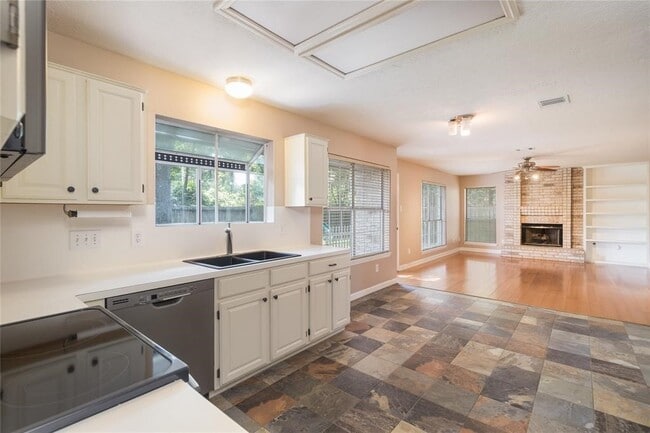 Photo - 5215 Heathervale Ct