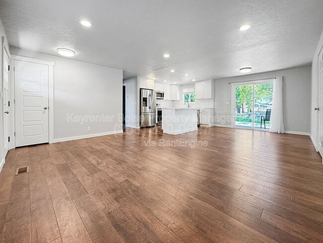 Photo - 2918 N Redway Rd