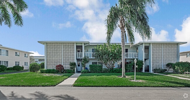 Building Photo - 210 Main Blvd Unit 2b Rental