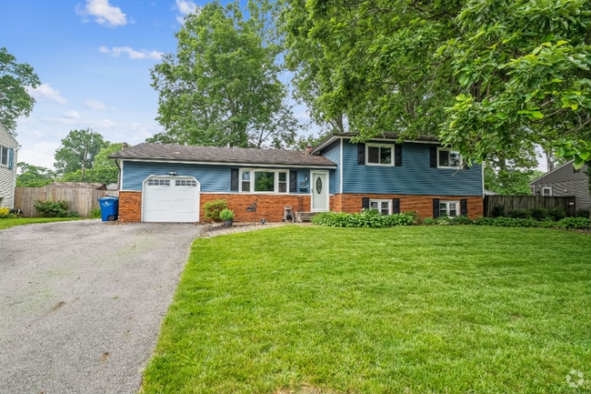 Building Photo - 6619 Red Fox Rd Rental