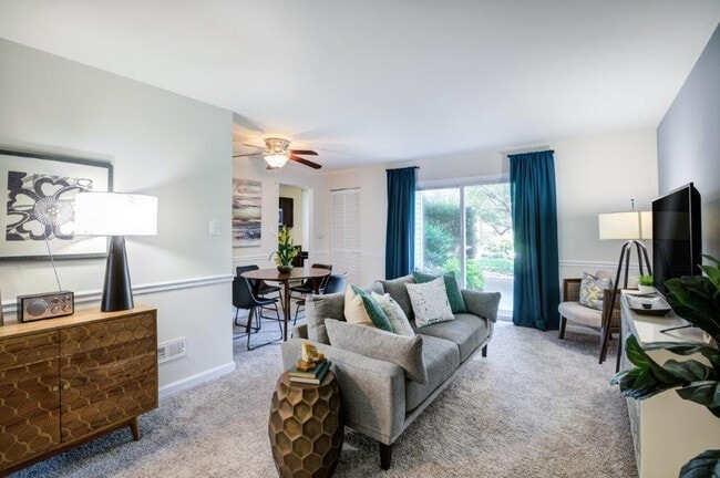 Fox Run Apartments and Townhomes