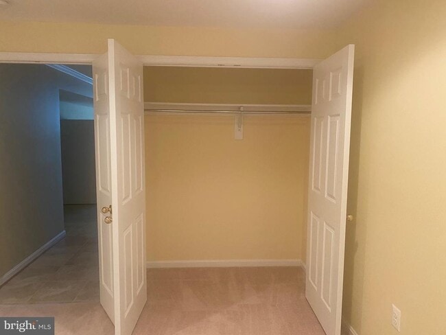 Building Photo - 8050 Settle Ct Unit B