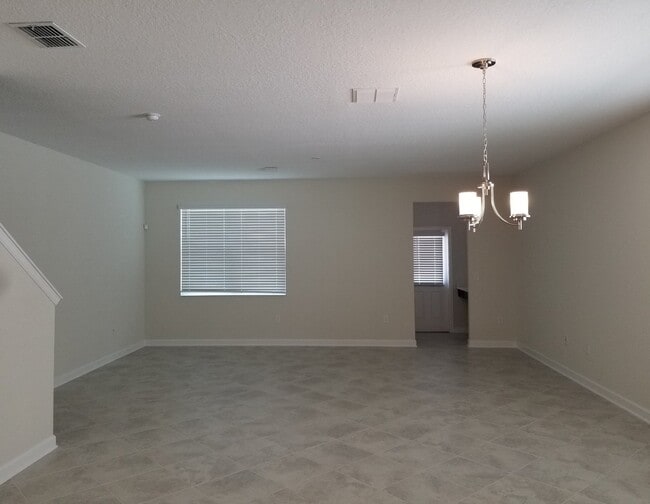 Photo - Spacious Oaks at Moss Park Home!
