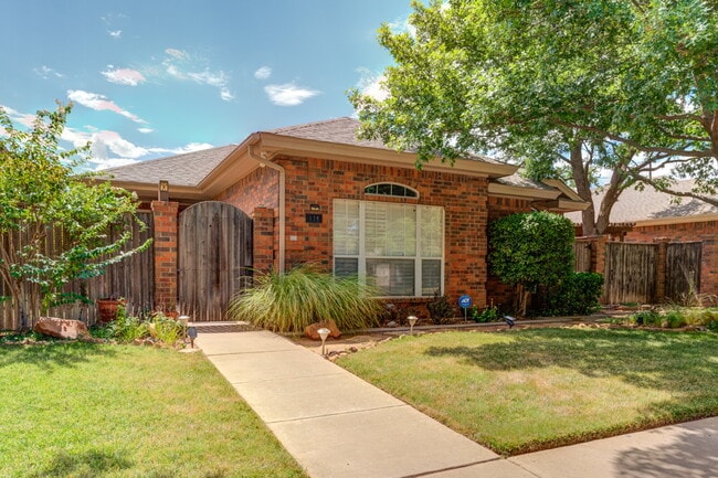 Building Photo - Garden Home in North Lubbock!