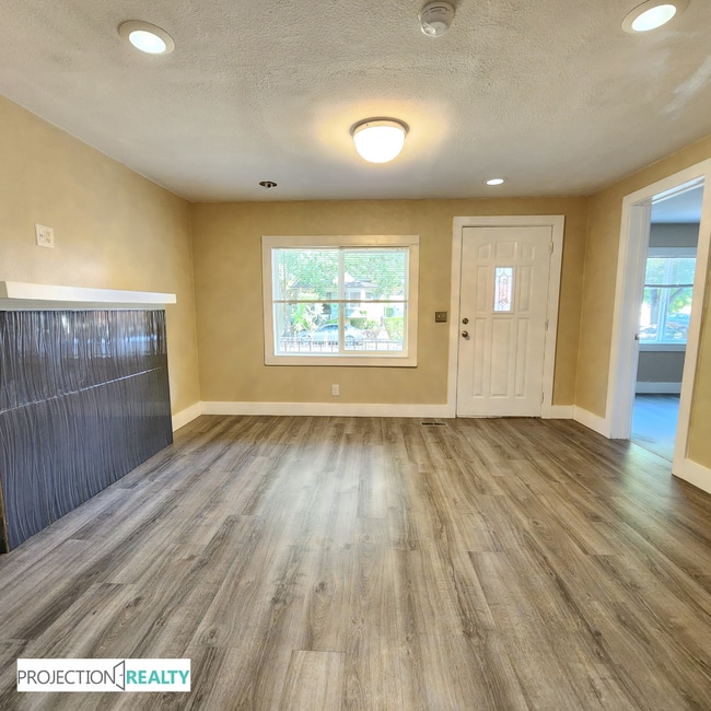 Photo - 1538 NE Dekum St