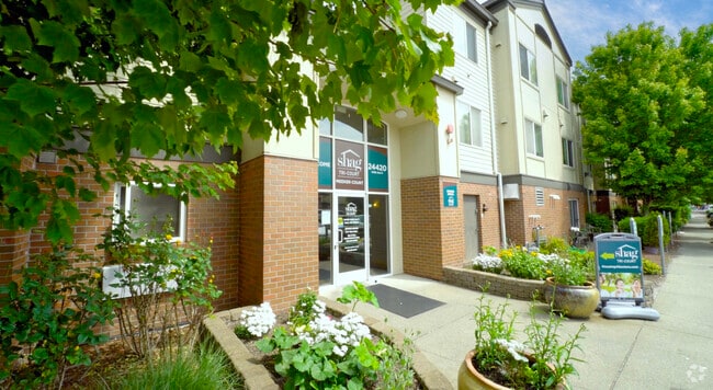 Building Photo - Tri Court Apartments
