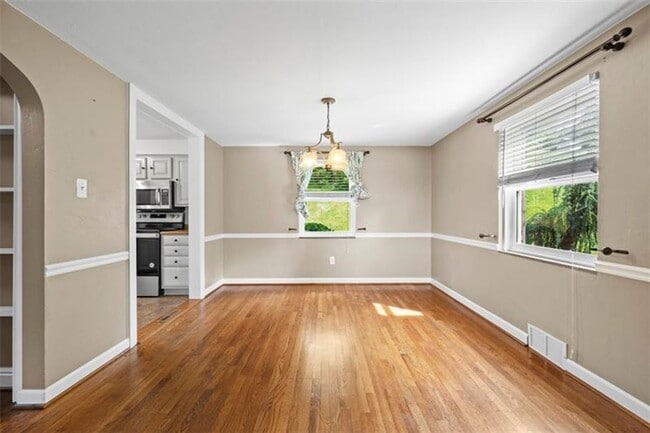 Photo - Cozy Cape Cod Charm with a Big Backyard in...