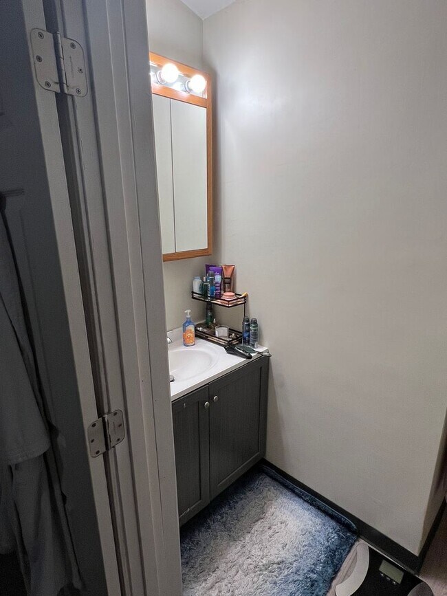 Photo - 105 E Hill St Unit 1/2