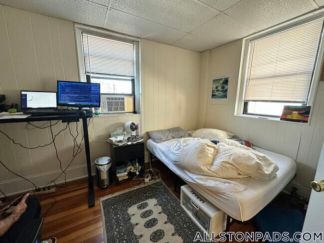 437 Cambridge St Unit 4
