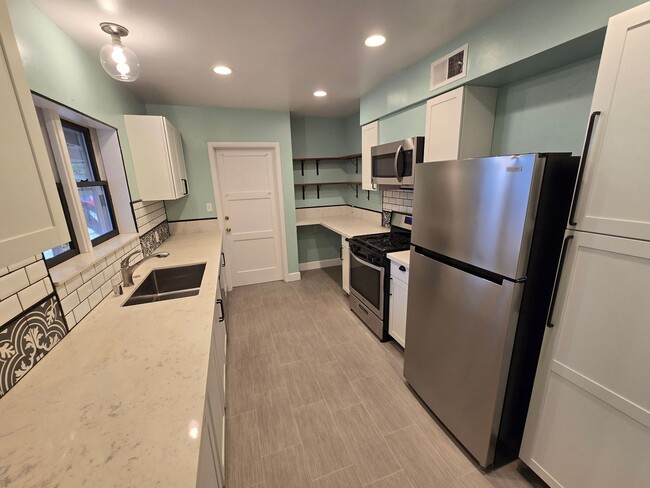 Photo - 1320  Polly&#39;s Trust Colonial Unit 3943