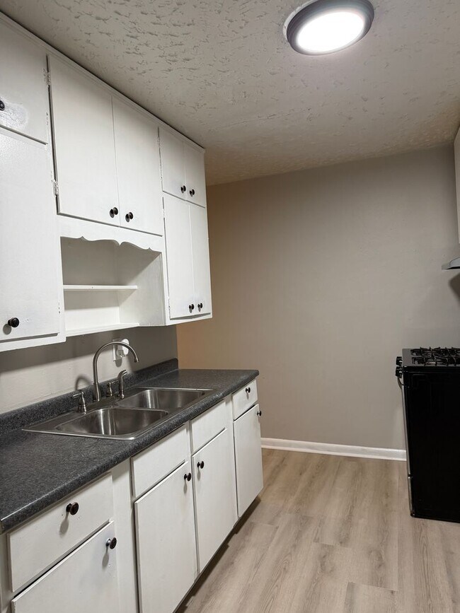 Photo - 3709-3711 Kinnear Ave Unit 3711 Kinnear Ave