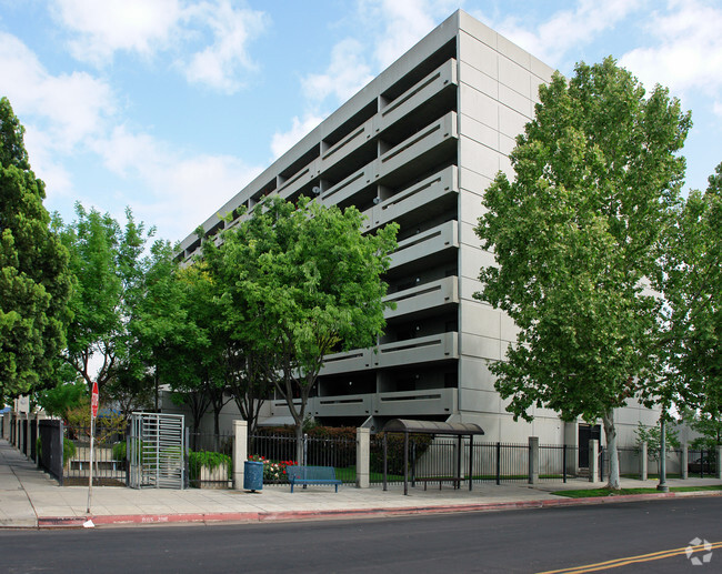 Fresno Silvercrest - Fresno Silvercrest Apartments