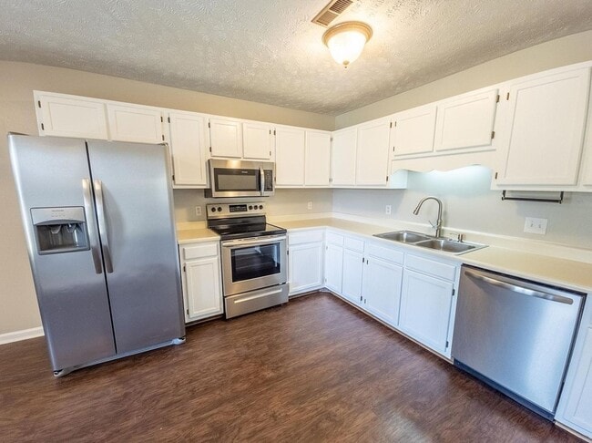 Photo - 2935 Chillingworth Dr