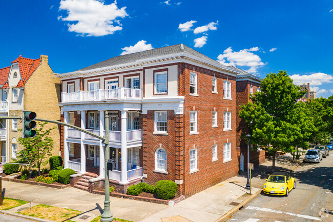 The Collection of Historic Richmond - The Collection of Historic Richmond Apartments