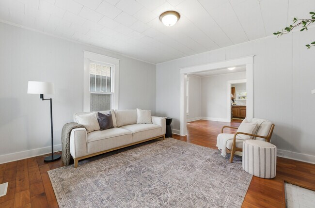 Photo - 216 N Hickory St