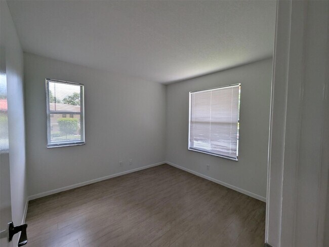 Photo - 21915 Lake Forest Cir Unidad 206