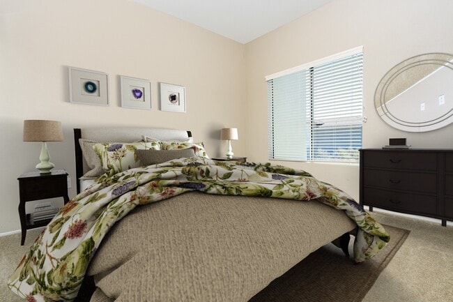 Photo - 55+ FountainGlen Valencia