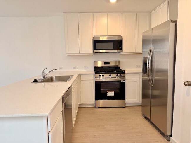 Photo - 921 Pertuso Ln