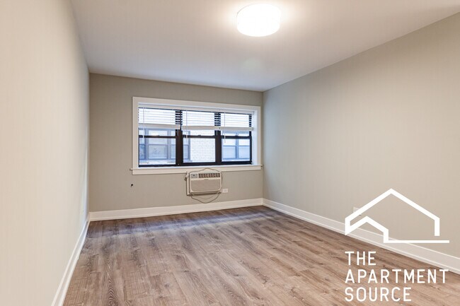 Photo - 454 W Barry Ave