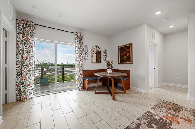 Building Photo - 6804 Westview Dr