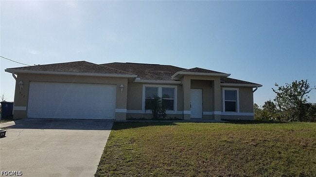 Building Photo - 932 Dobbins St E