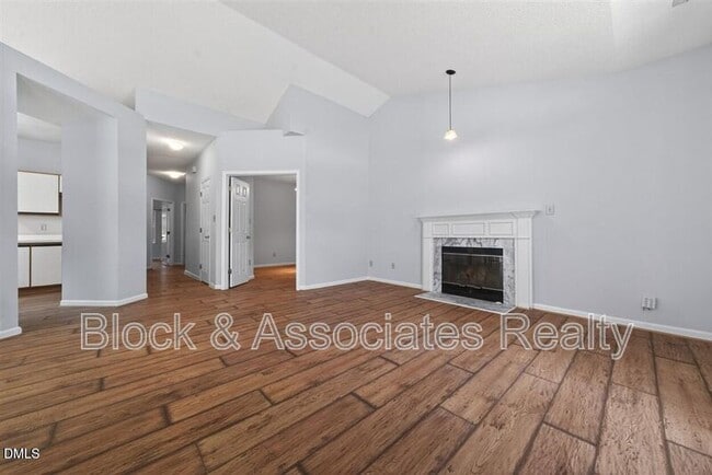 Photo - 105 Ellsworth Pl