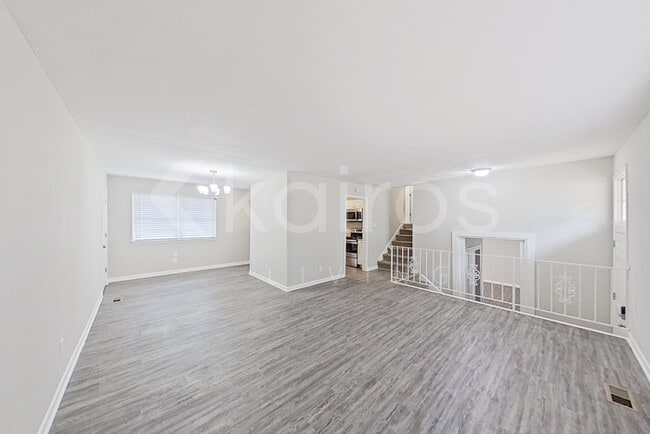 Photo - 6537 St Louis St