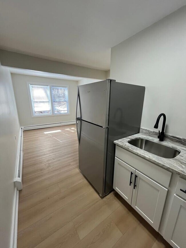 Photo - 98 E Market St Apartment Unit B7